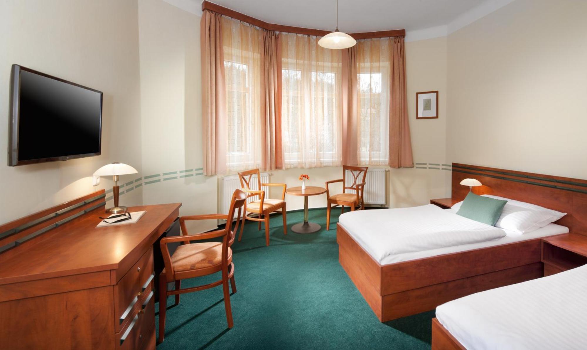 Hotel Riviera Luhačovice Zewnętrze zdjęcie