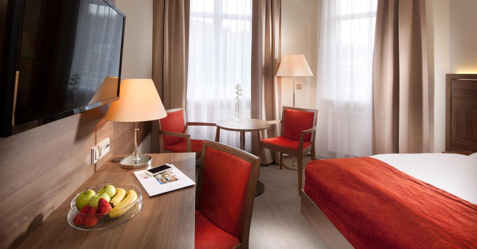Hotel Riviera Luhačovice Zewnętrze zdjęcie