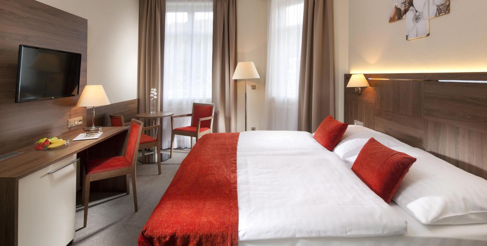 Hotel Riviera Luhačovice Zewnętrze zdjęcie